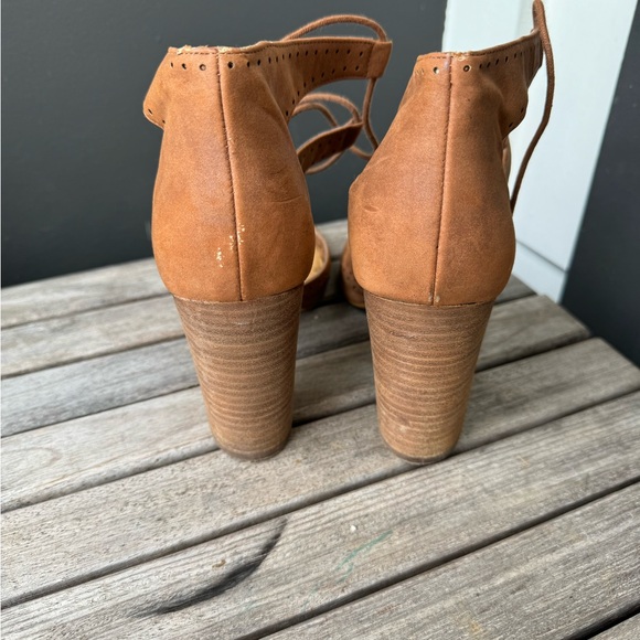 Fig and Ivy brown block heel pumps with ankle lace ups - Picture 7 of 7